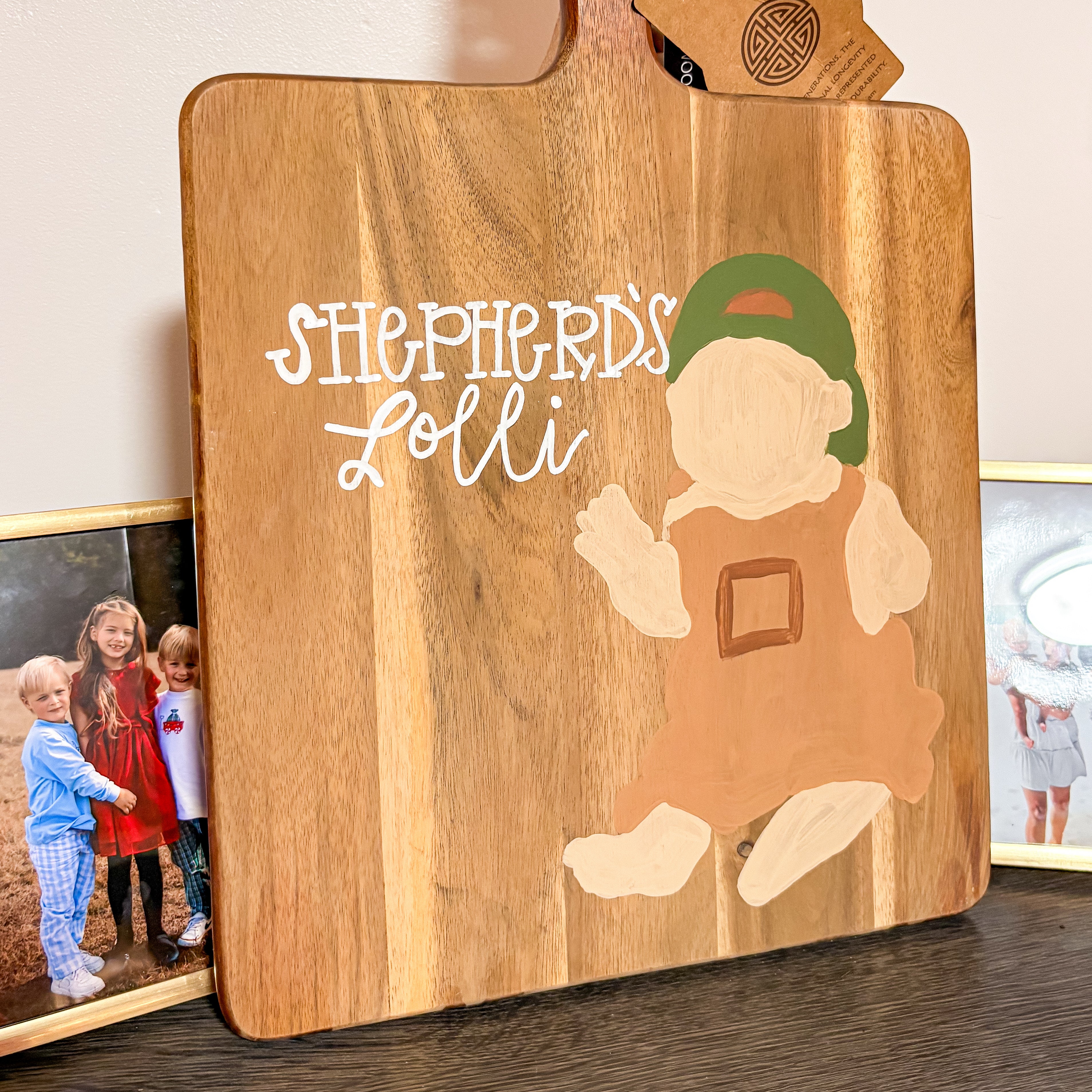 PORTRAIT PAINTED CUTTING BOARD